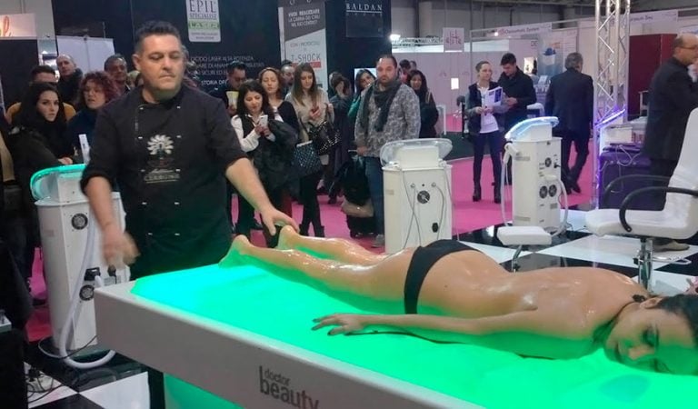 Антонио Черроне делает массаж банками, видео